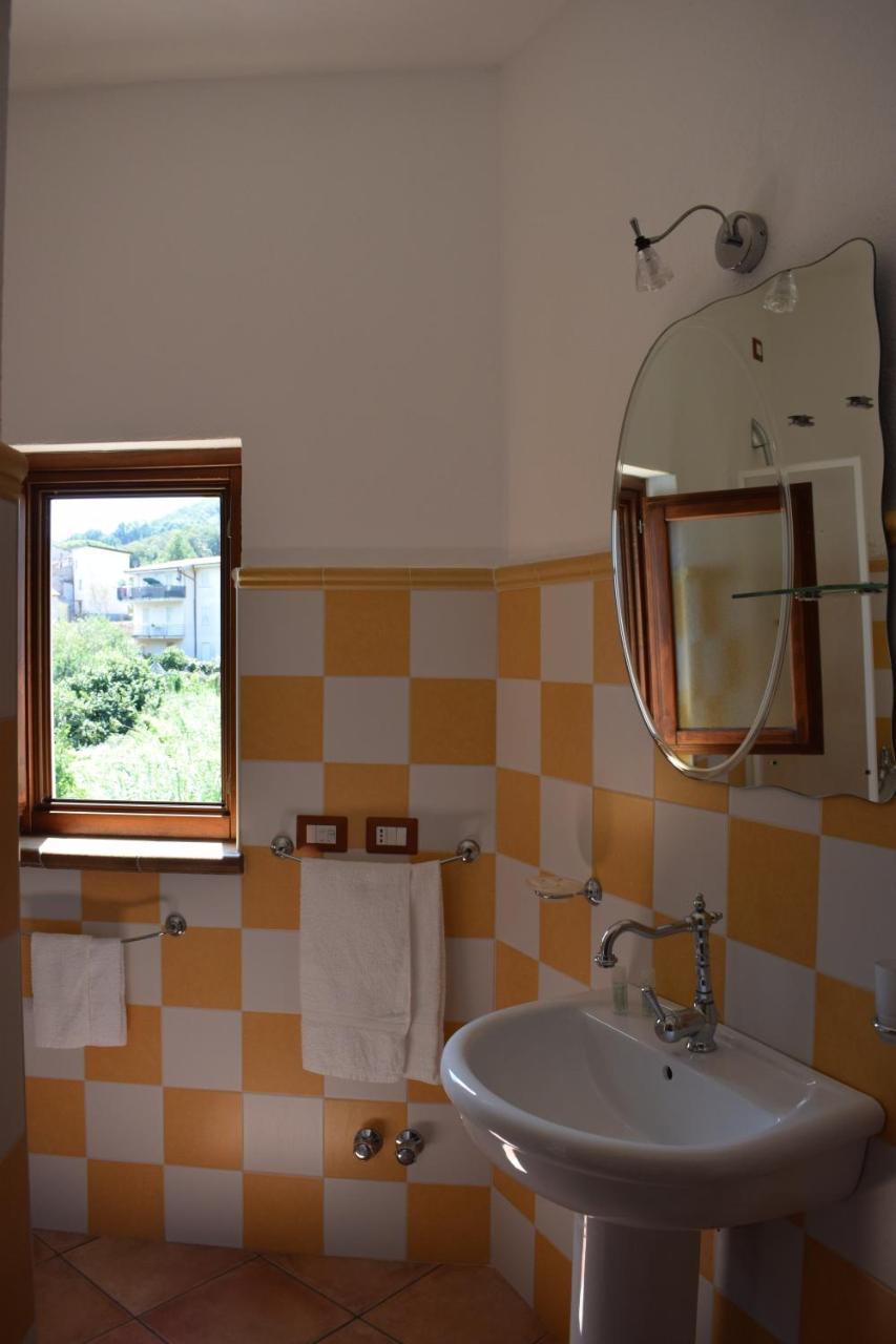 Country House B&B Antica Dimora Del Sole Camerota Eksteriør billede